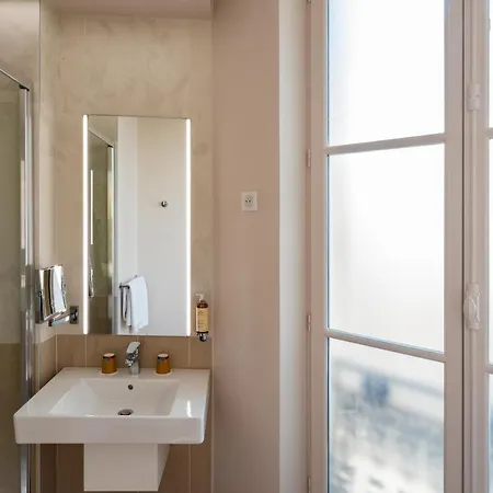 Mercure Opera Lafayette 4*