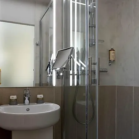 Mercure Opera Lafayette 4*